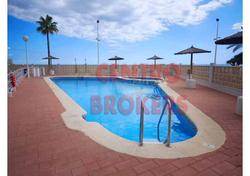 Duży apartament z basenem z widokiem na morze w Cullera